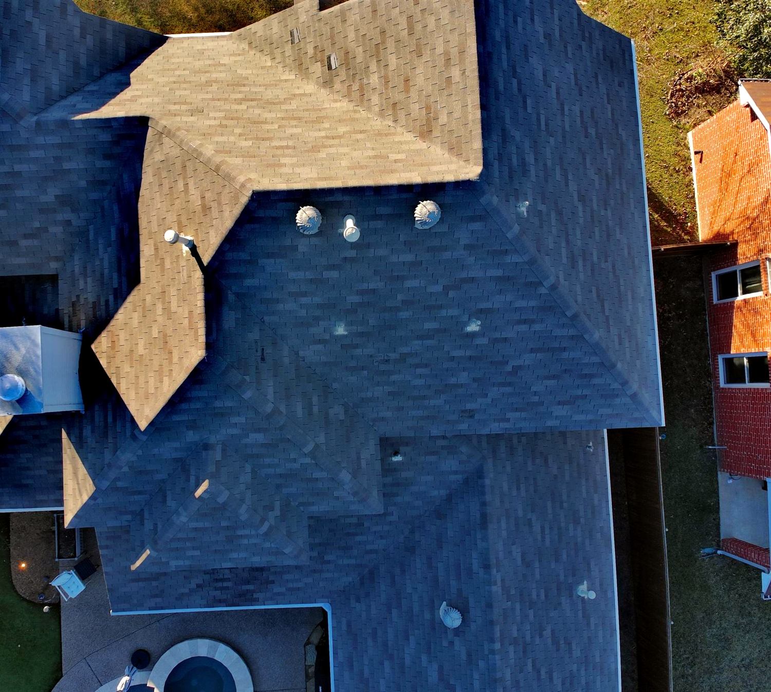 Drone inspection: plan view mapping ridges, hips and valleys